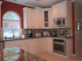 Custom Kitchen Cabinets